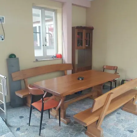 V Apartment *